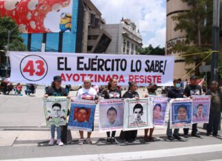 La CNTE cede la voz a Ayotzinapa